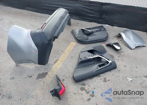 2021 Toyota Rav4 Xle z USA, uszkodzony, nr VIN 2T3W1RFV6MW113841